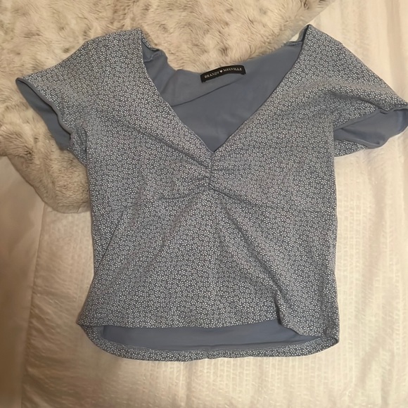 Blue shirt with White little daisies - Picture 1 of 1